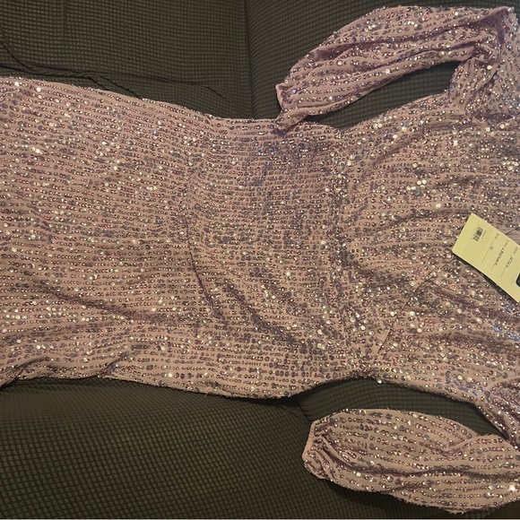 SEQUINED ILLUSION PUFF SLEEVE V NECK MIDI DRESS - Picture 5 of 6